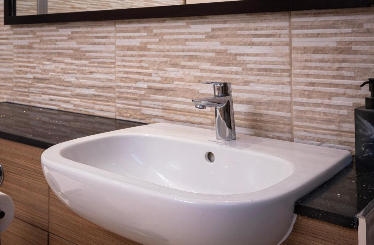 Coral Boutique Apartment 3 黑潭 外观 照片